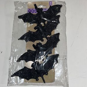 Crafters Square Brand Glittered bats 4 count